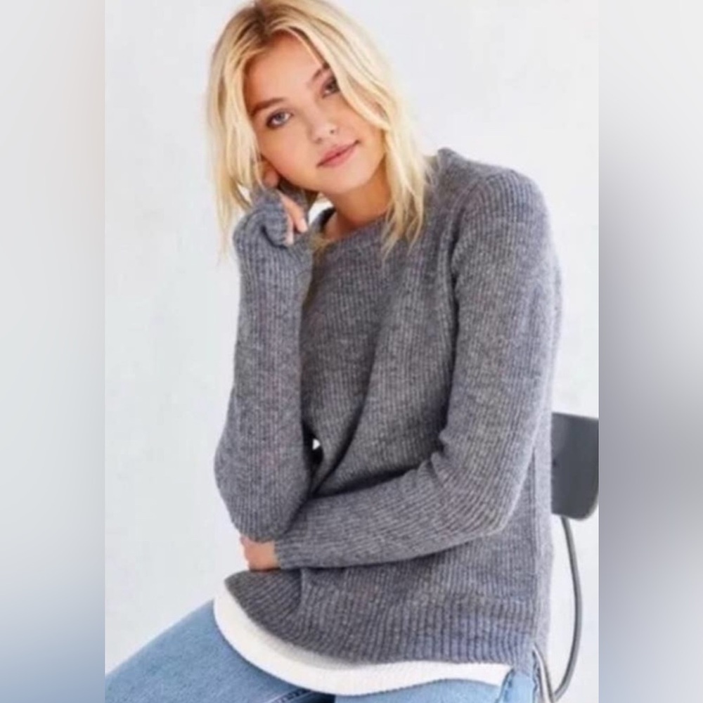 UNIF x URBAN OUTFITTERS Gray Ribbed Layered Long Sleeve Sweater Women’s Small